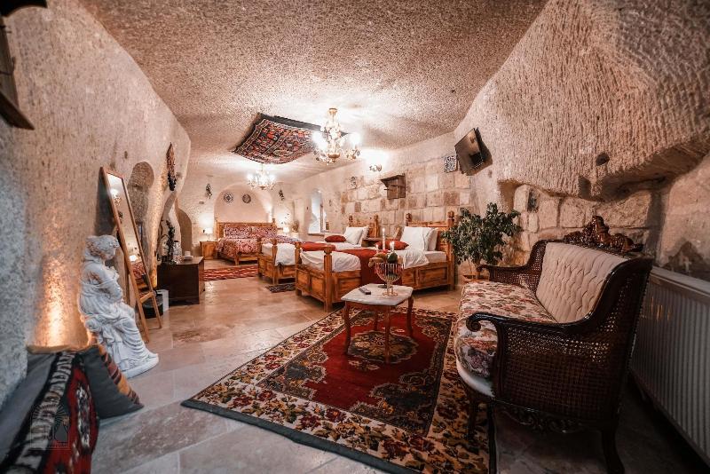 Zeus Cave Suites image