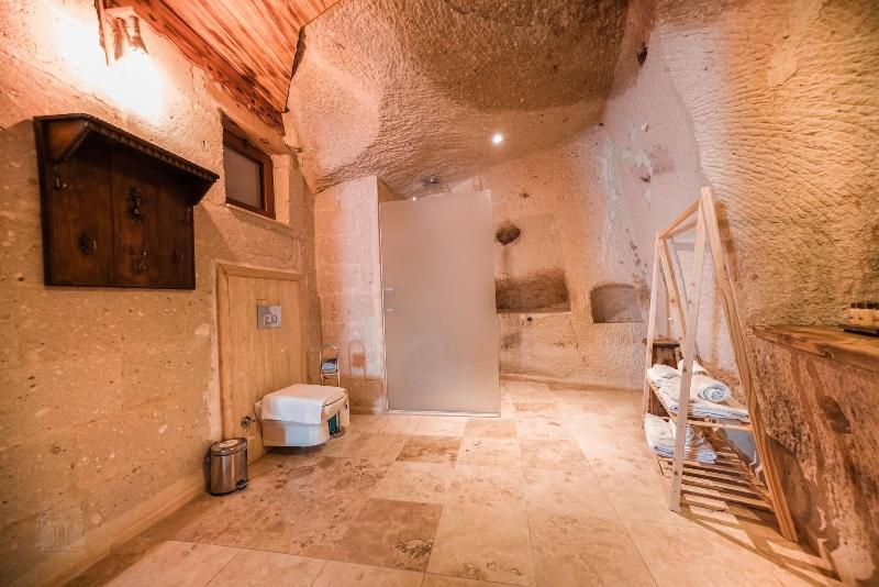 Zeus Cave Suites image