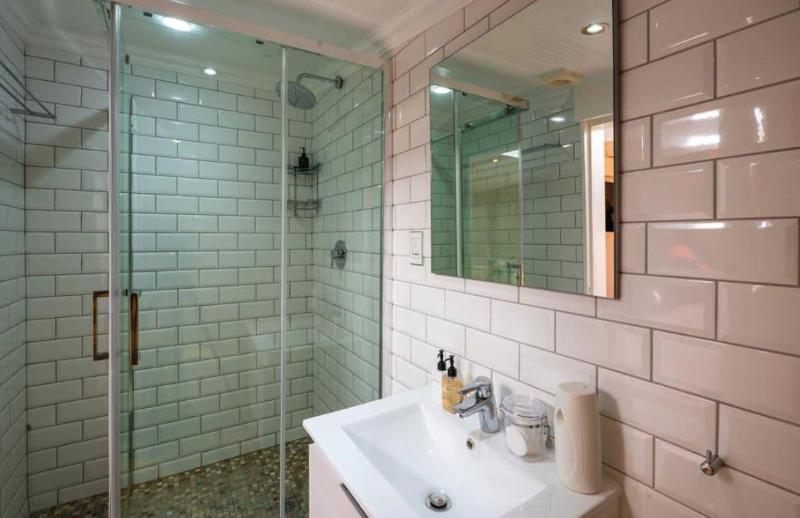 Willets Hotel image