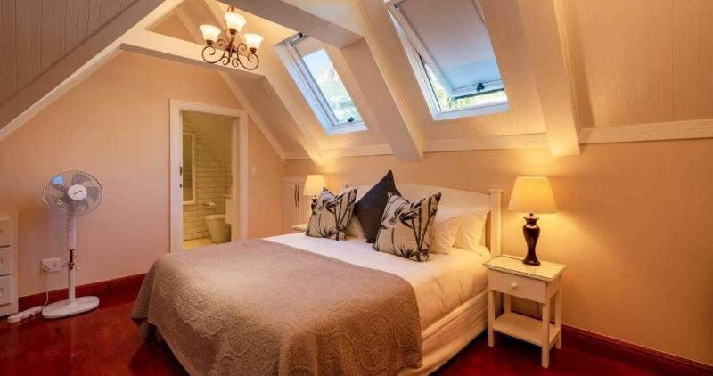 Willets Hotel image