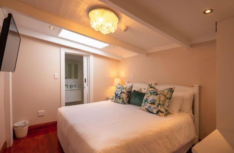 Willets Hotel image