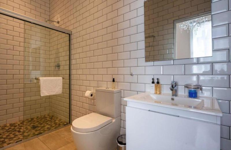 Willets Hotel image