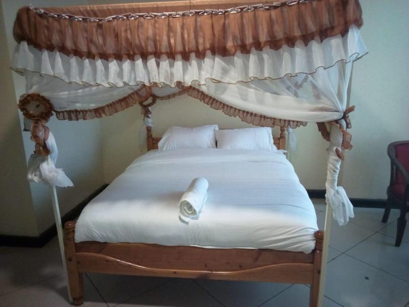 Prestige Hotel & Club Nyeri image