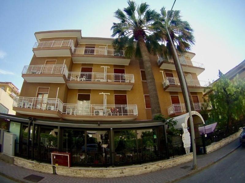 Hotel Jole image