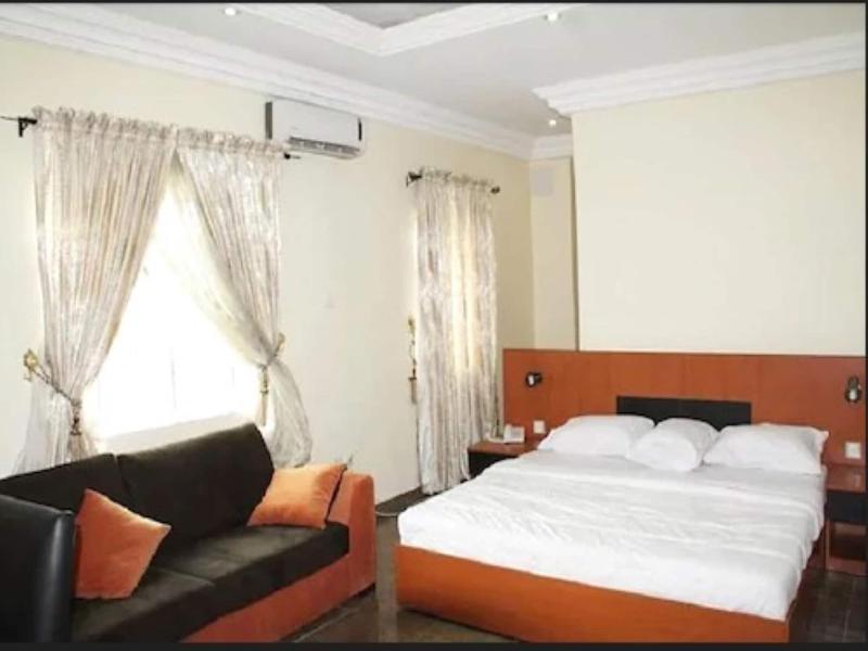 Liverpool VIP Hotels image