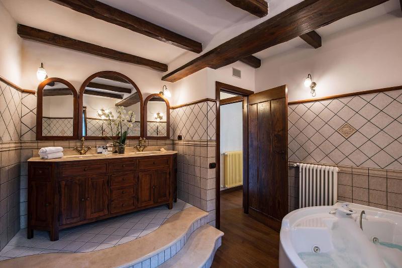 Villa Pandora image