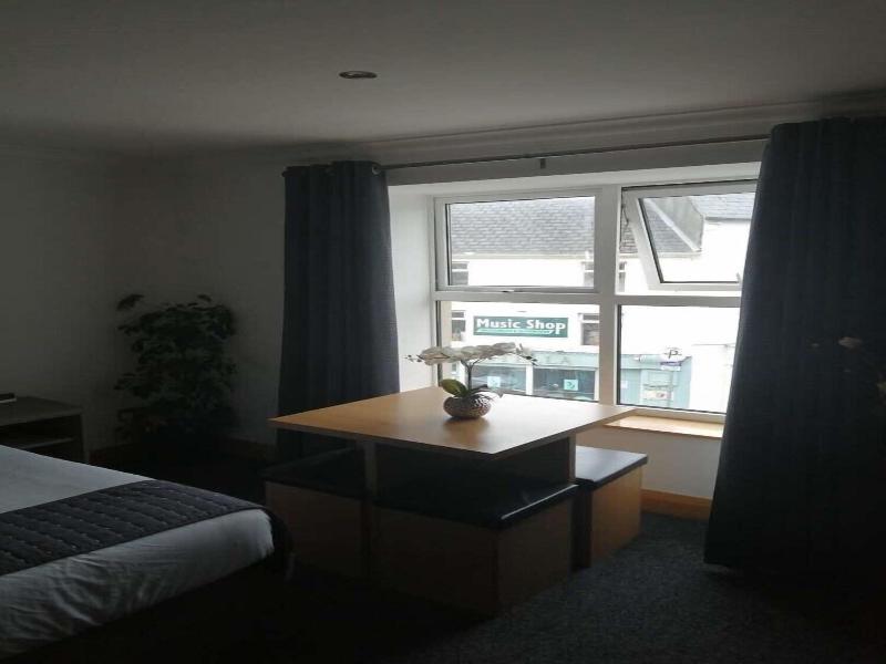 The Reveller Lodgings image