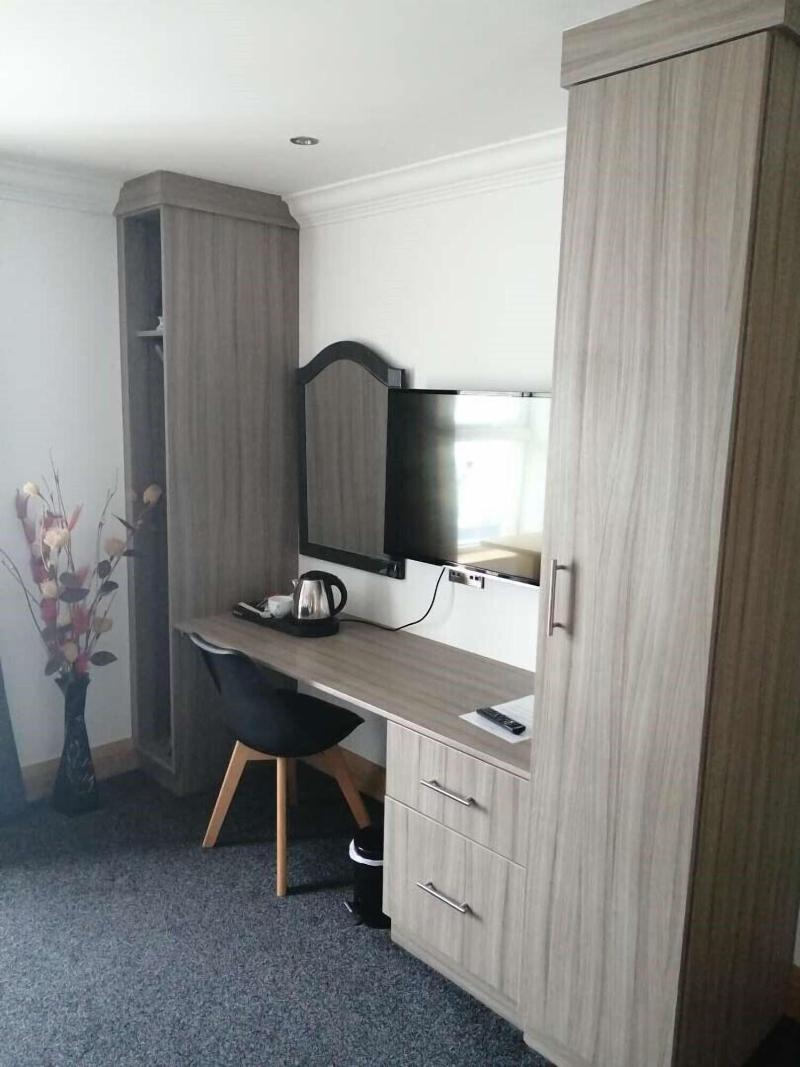 The Reveller Lodgings image