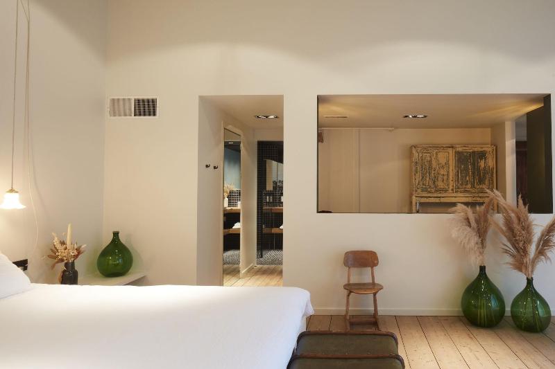 Chambre d'Amis by Alix image