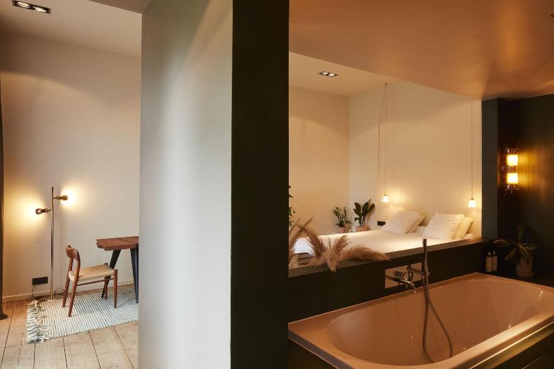 Chambre d'Amis by Alix image