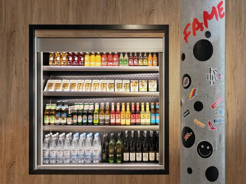 Moxy Duesseldorf City image