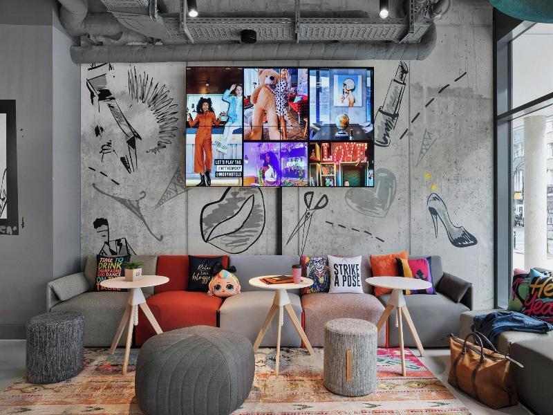 Moxy Duesseldorf City image