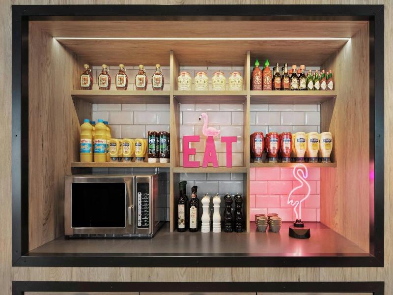 Moxy Duesseldorf City image