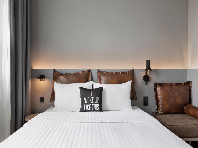 Moxy Duesseldorf City image