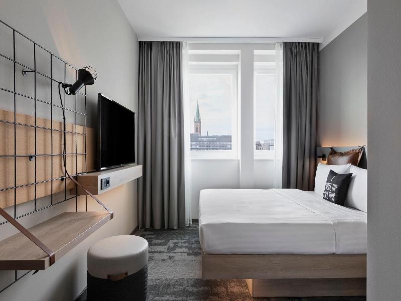 Moxy Duesseldorf City image