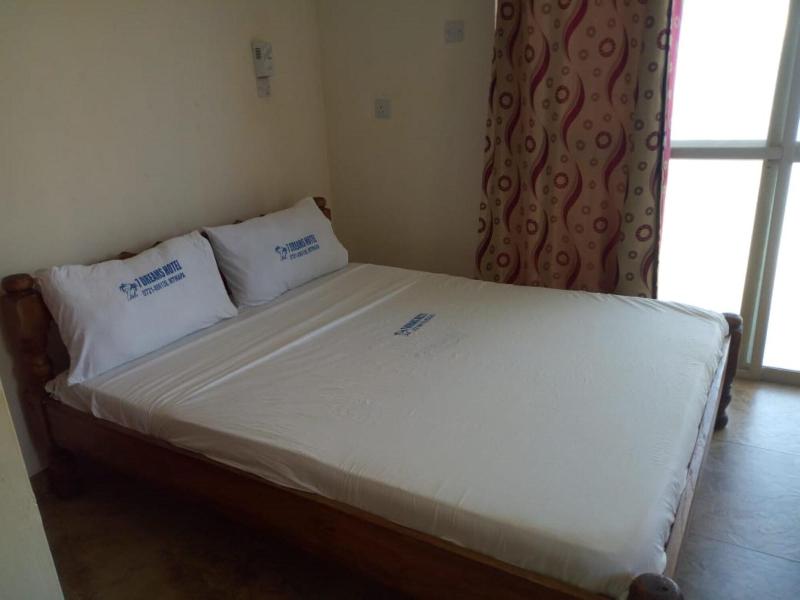 7 Dreams Hotel image