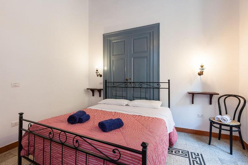 Don Pedro Rooms in the city Center image