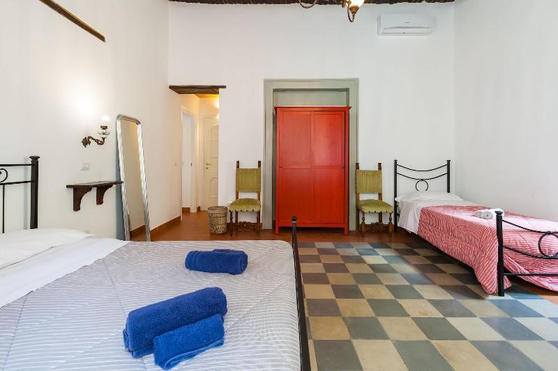 Don Pedro Rooms in the city Center image