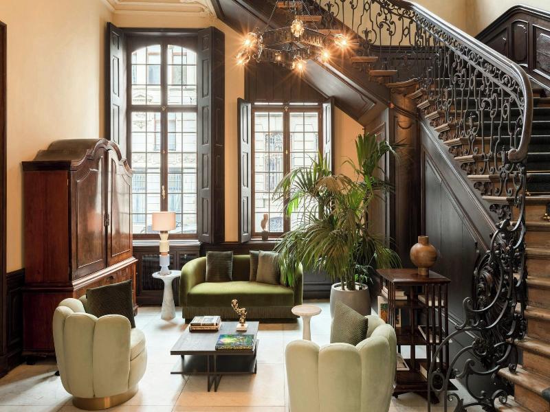 Sapphire House Antwerp, Autograph Collection image