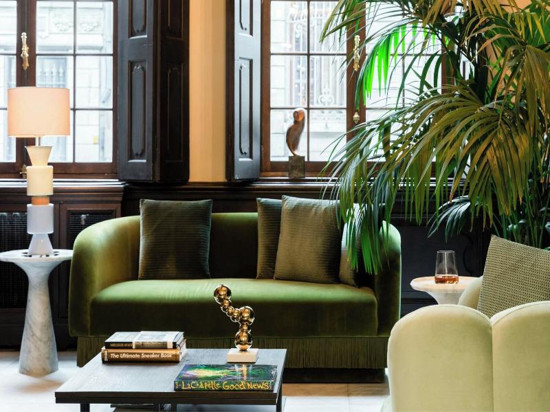Sapphire House Antwerp, Autograph Collection image