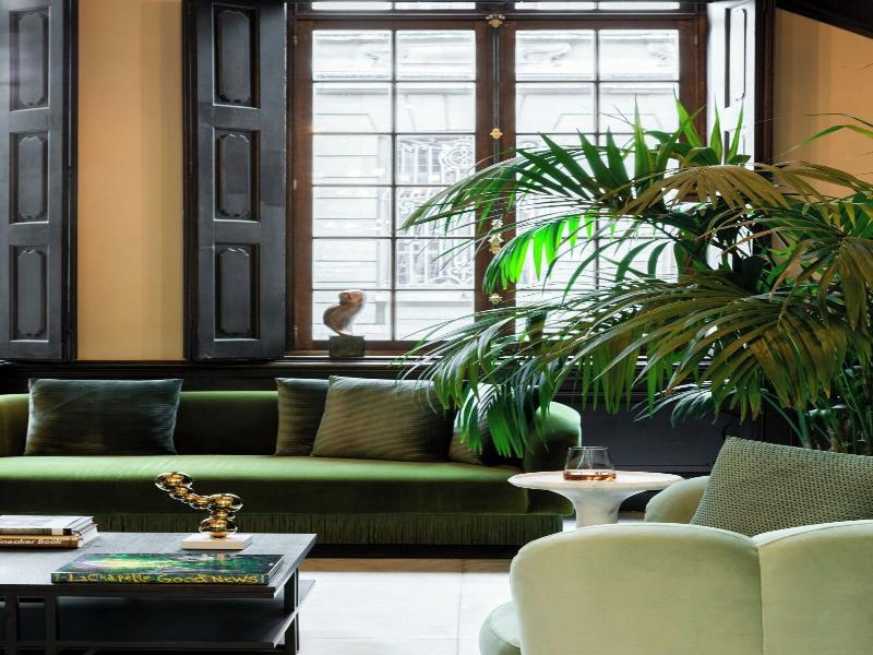Sapphire House Antwerp, Autograph Collection image