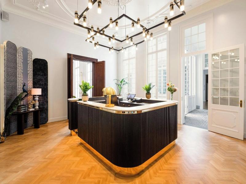 Sapphire House Antwerp, Autograph Collection image