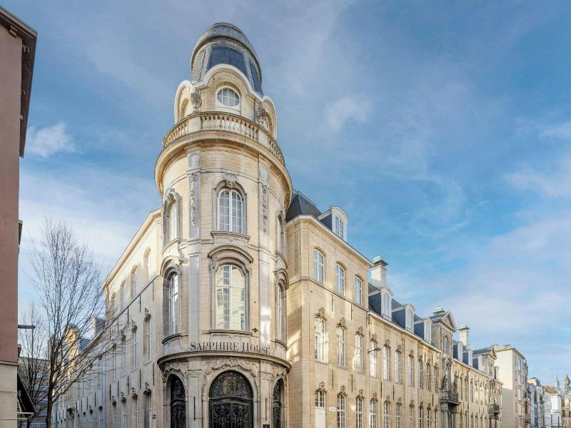 Sapphire House Antwerp, Autograph Collection image