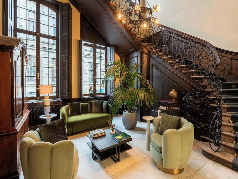 Sapphire House Antwerp, Autograph Collection image