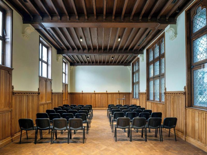 Sapphire House Antwerp, Autograph Collection image