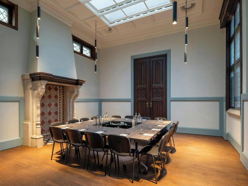 Sapphire House Antwerp, Autograph Collection image