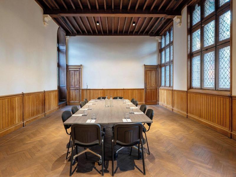 Sapphire House Antwerp, Autograph Collection image