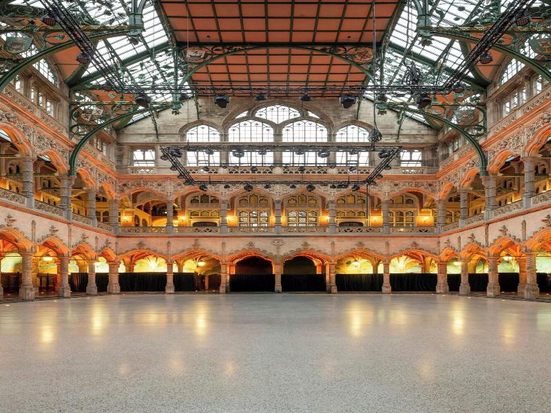 Sapphire House Antwerp, Autograph Collection image