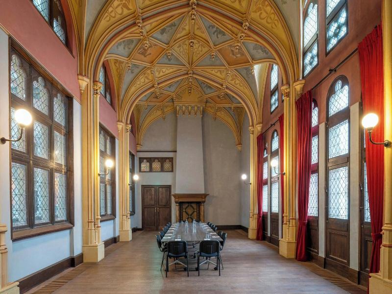 Sapphire House Antwerp, Autograph Collection image