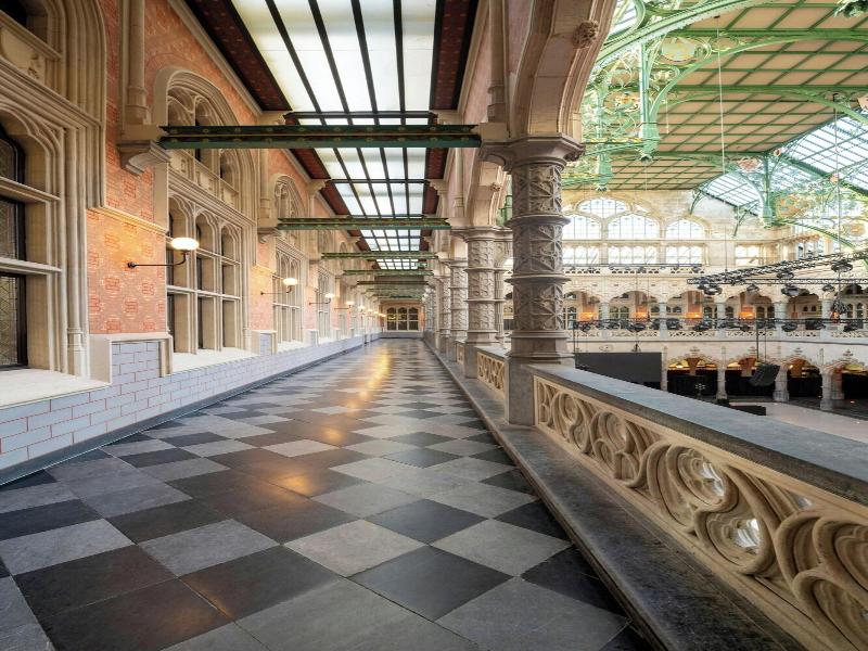 Sapphire House Antwerp, Autograph Collection image