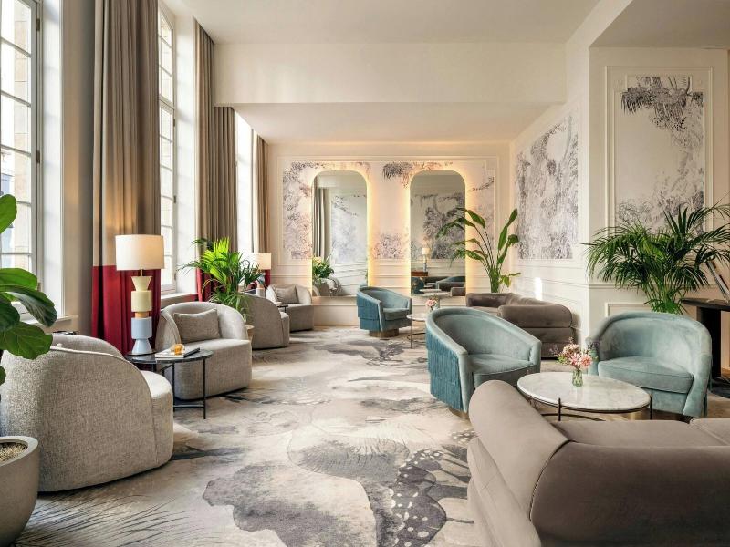 Sapphire House Antwerp, Autograph Collection image