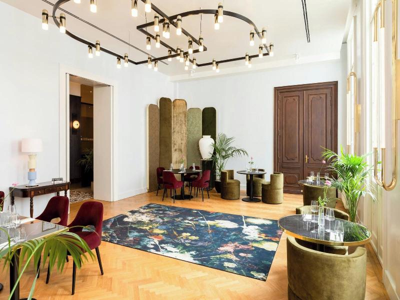 Sapphire House Antwerp, Autograph Collection image