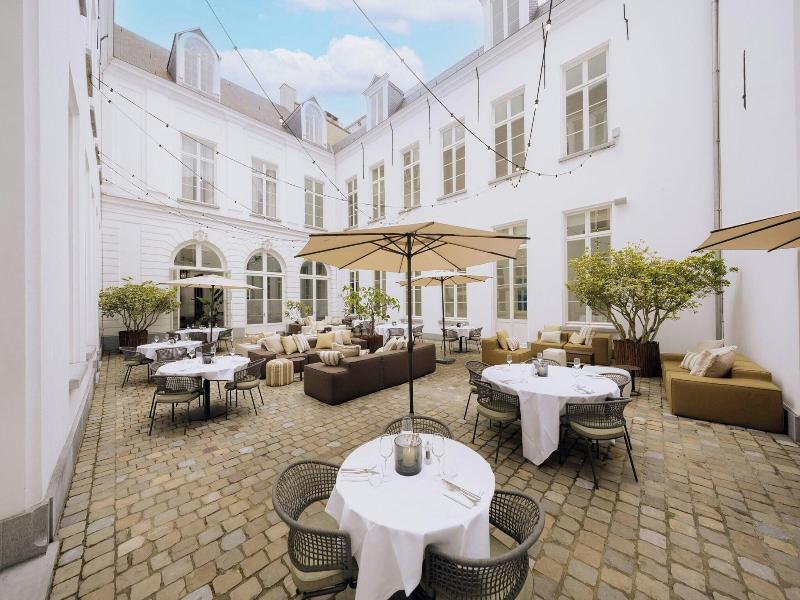 Sapphire House Antwerp, Autograph Collection image