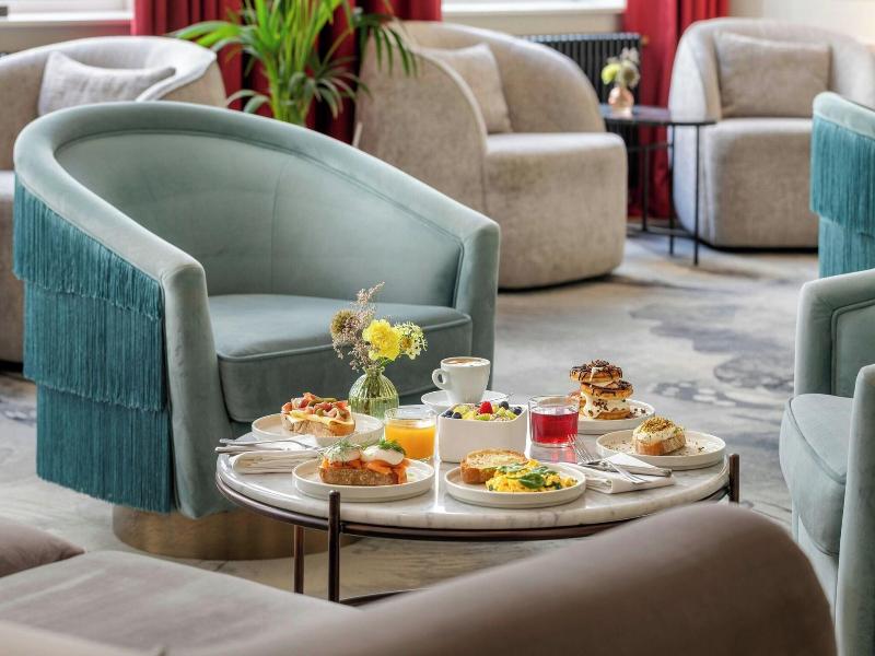 Sapphire House Antwerp, Autograph Collection image