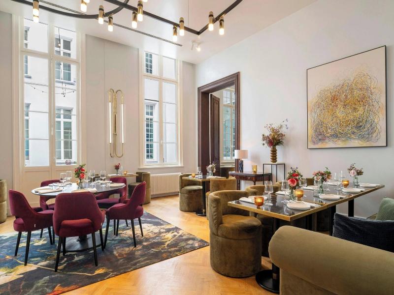 Sapphire House Antwerp, Autograph Collection image