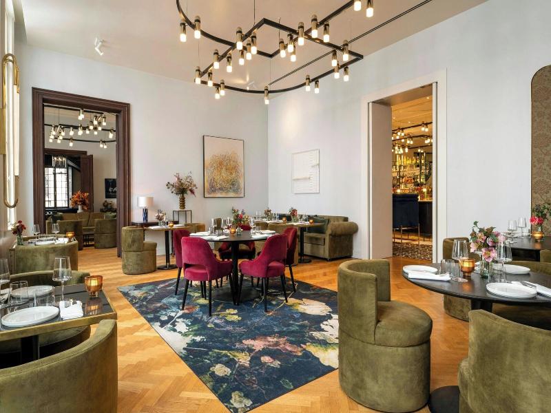 Sapphire House Antwerp, Autograph Collection image