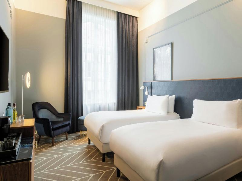 Sapphire House Antwerp, Autograph Collection image