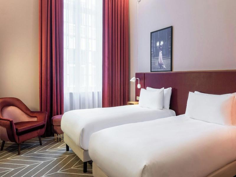 Sapphire House Antwerp, Autograph Collection image
