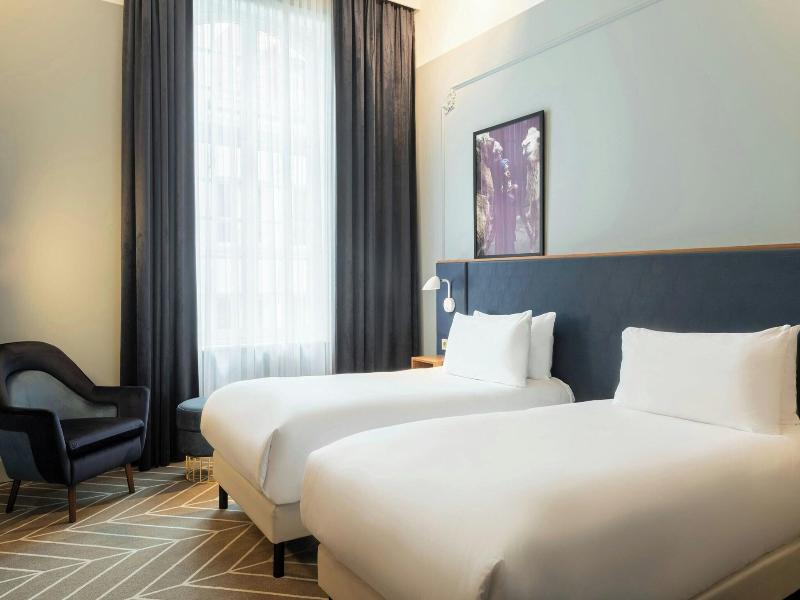 Sapphire House Antwerp, Autograph Collection image