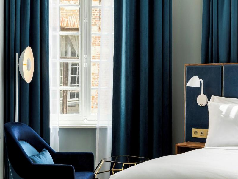 Sapphire House Antwerp, Autograph Collection image