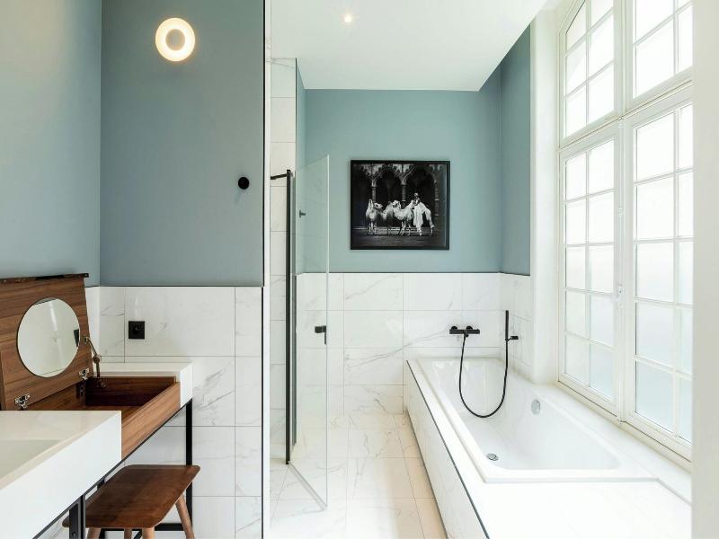 Sapphire House Antwerp, Autograph Collection image