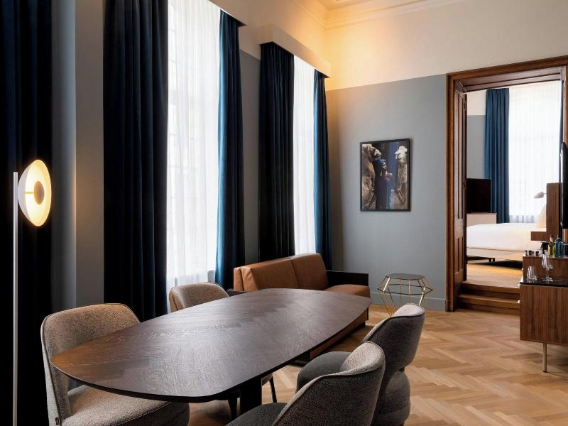 Sapphire House Antwerp, Autograph Collection image