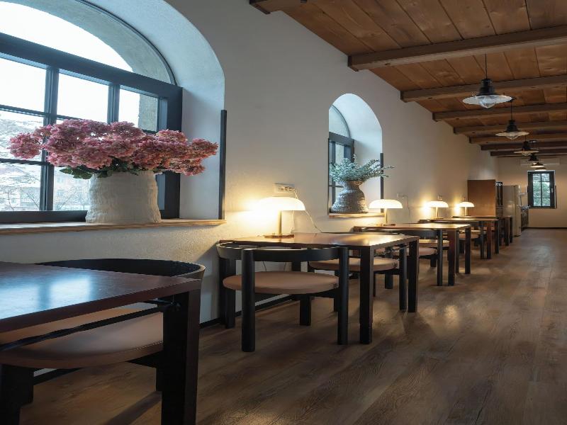 Turn Hostel image