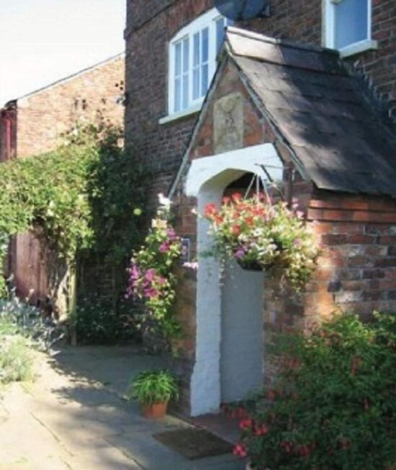 Birtles Farm Bed and Breakfast image