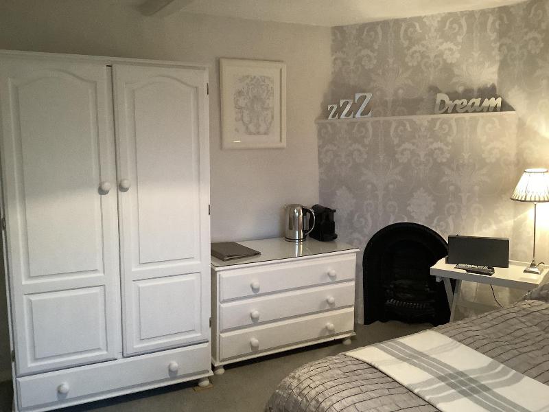 Birtles Farm Bed and Breakfast image