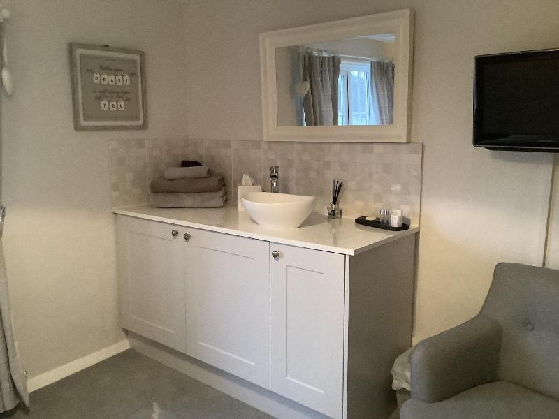Birtles Farm Bed and Breakfast image